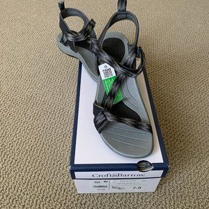 CROFT AND BARROW 7.5 BLACK AND GRAY SANDALS